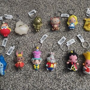 Disney Alice In Wonderland Keyring Set - 12